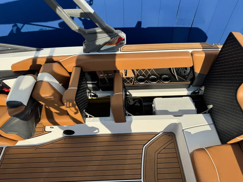 Slide: The Image of Nautique GS 24 2019 - 25