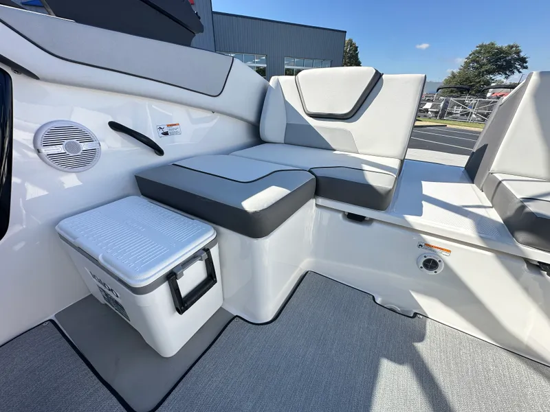 Slide: The Image of Yamaha AR220 2026 - 17