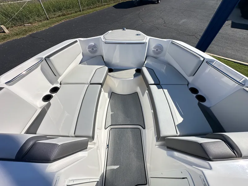 Slide: The Image of Yamaha AR220 2026 - 5