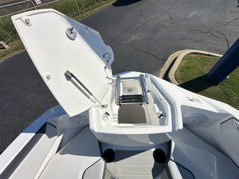 Slide: The Image of Yamaha AR220 2026 - 8