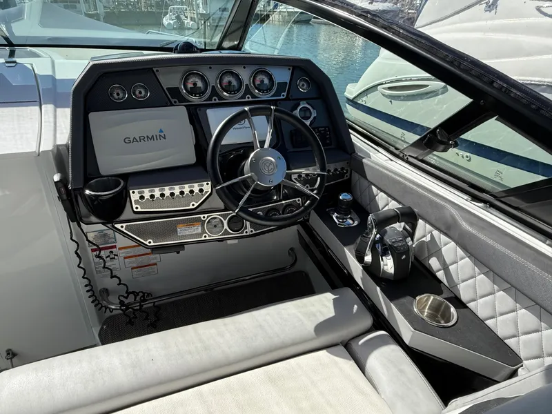 Slide: The Image of Cruisers Yachts 328 SPORT 2015 - 14