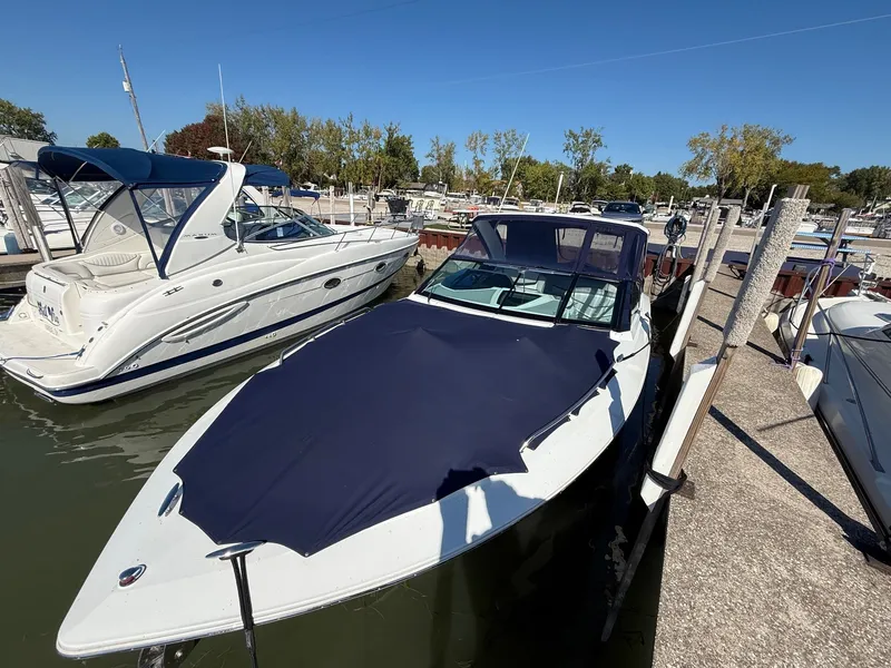 Slide: The Image of Cruisers Yachts 328 SPORT 2015 - 7