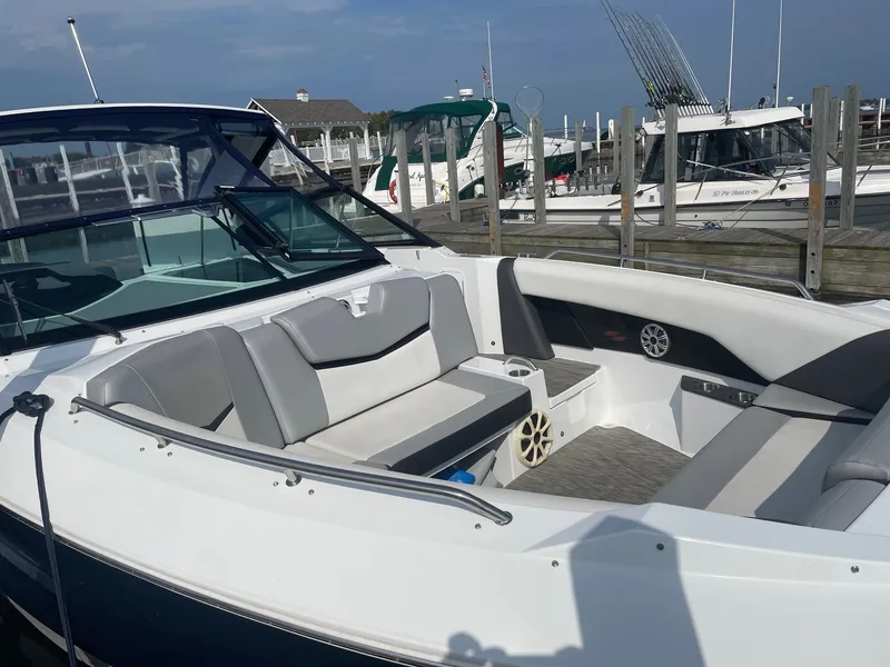 Slide: The Image of Cruisers Yachts 328 SPORT 2015 - 9