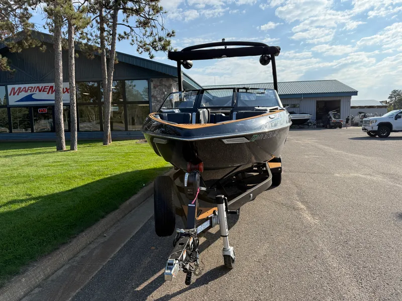 Slide: The Image of Malibu WAKESETTER 23 LSV 2022 - 11