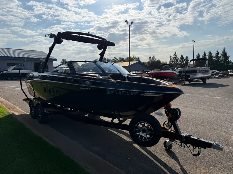 Slide: The Image of Malibu WAKESETTER 23 LSV 2022 - 12