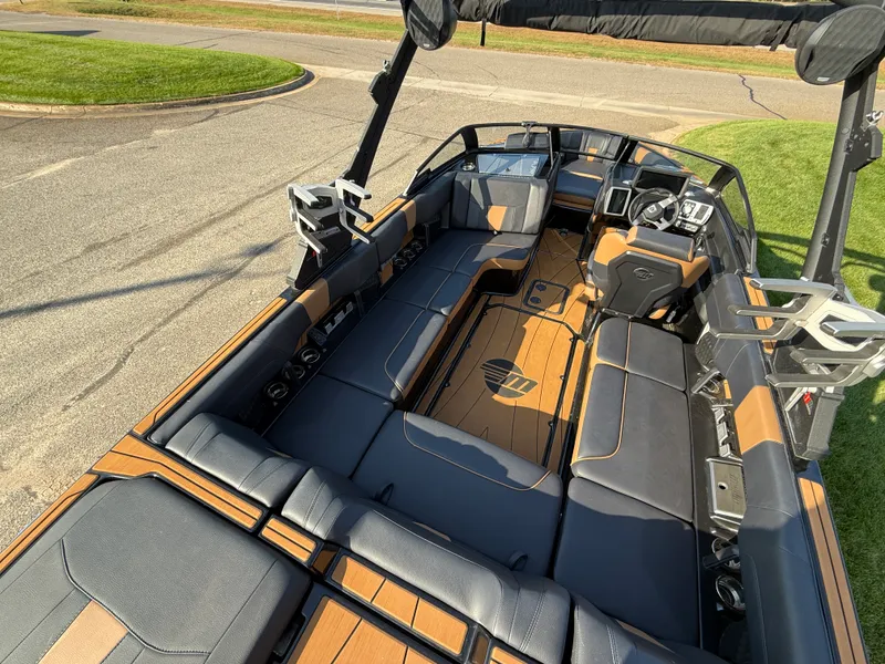 Slide: The Image of Malibu WAKESETTER 23 LSV 2022 - 4