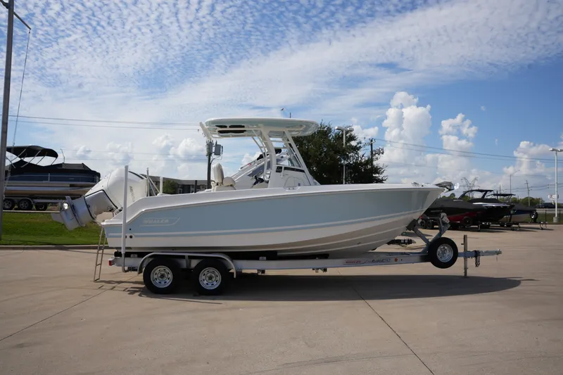 The Image of Boston Whaler 230 Outrage 2026 - 0