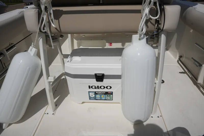 Slide: The Image of Boston Whaler 230 Outrage 2026 - 10