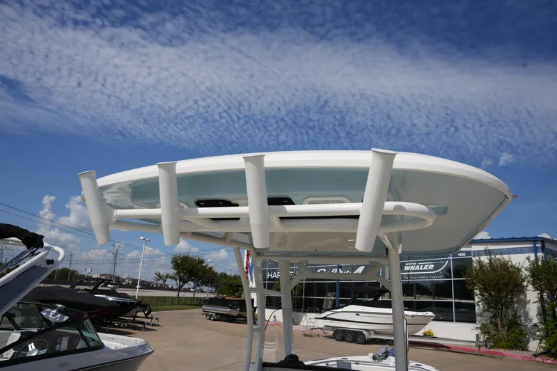 Slide: The Image of Boston Whaler 230 Outrage 2026 - 12