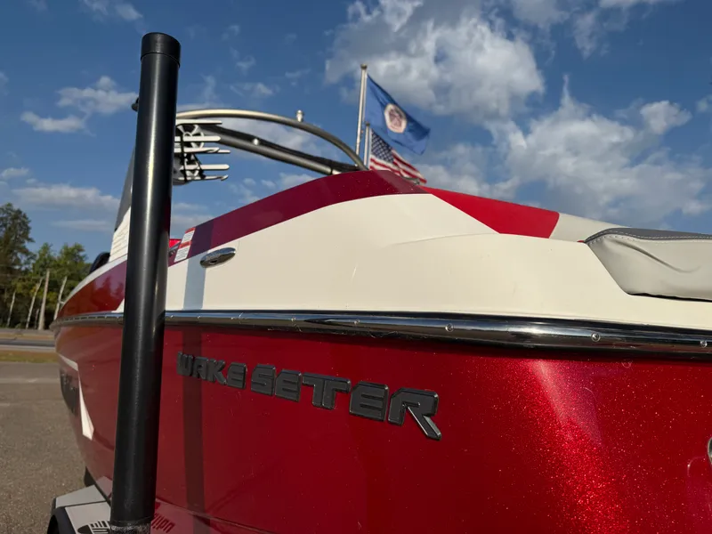 Slide: The Image of Malibu 22LSV 2019 - 11