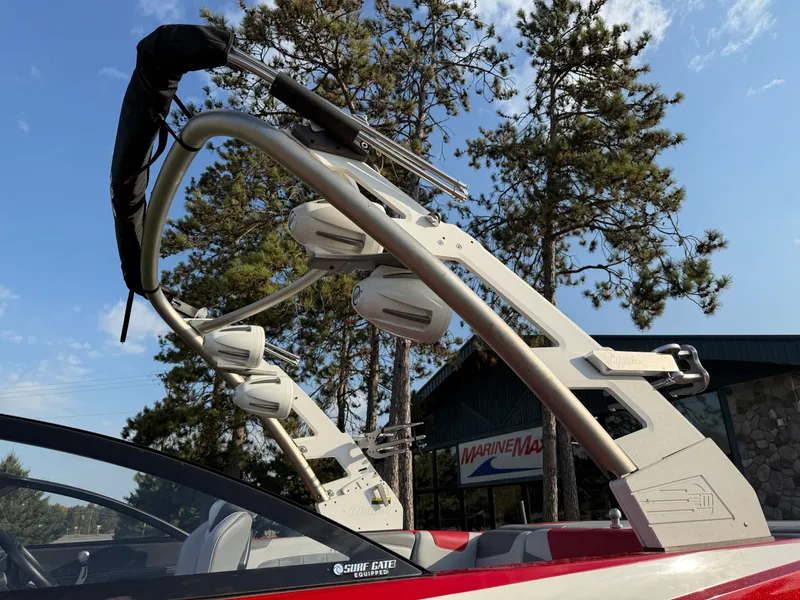 Slide: The Image of Malibu 22LSV 2019 - 12