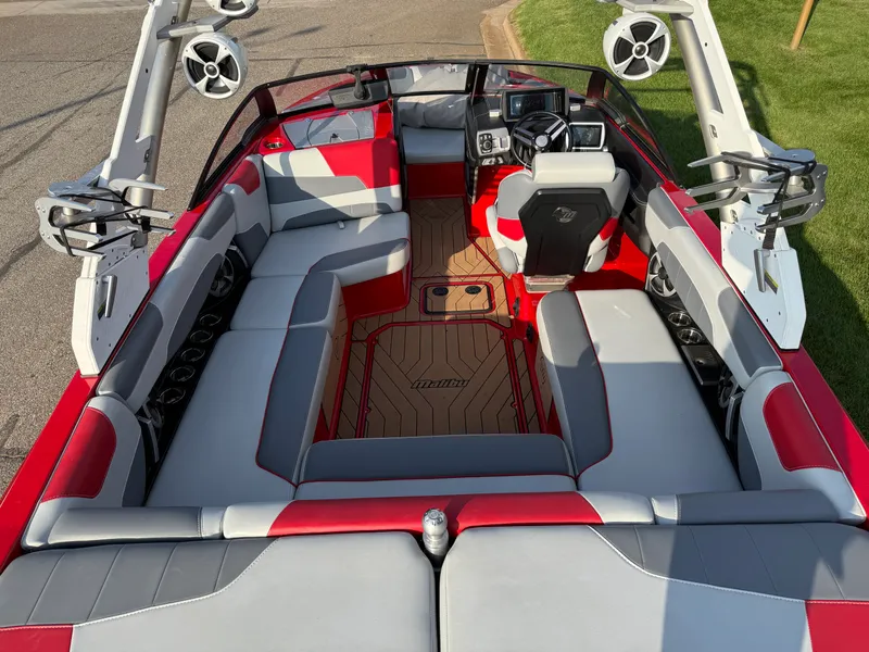 Slide: The Image of Malibu 22LSV 2019 - 15