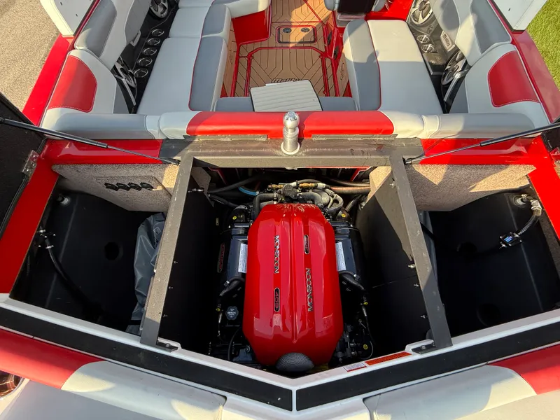 Slide: The Image of Malibu 22LSV 2019 - 16
