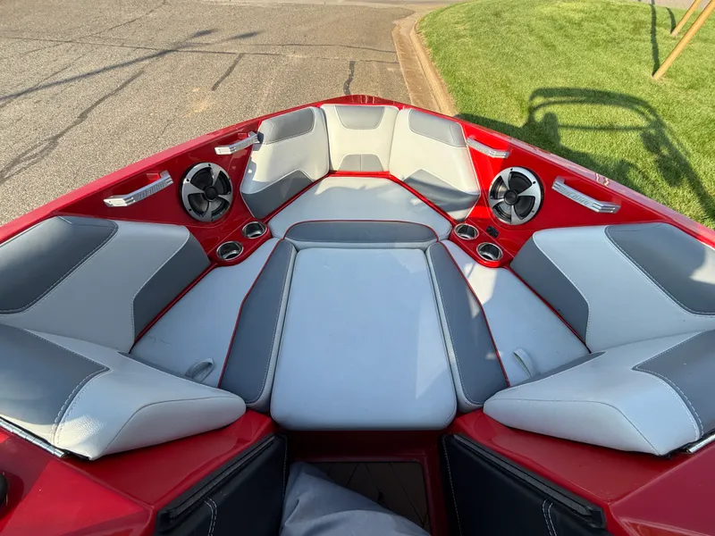 Slide: The Image of Malibu 22LSV 2019 - 21