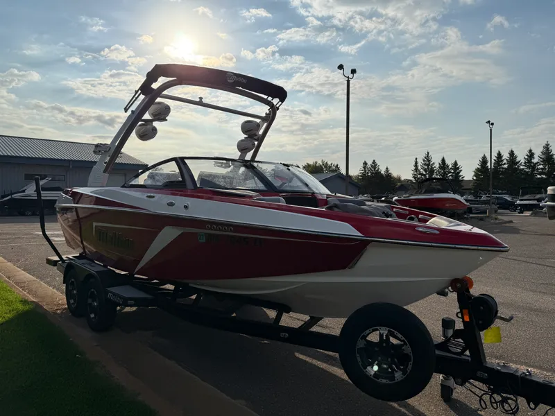 Slide: The Image of Malibu 22LSV 2019 - 3