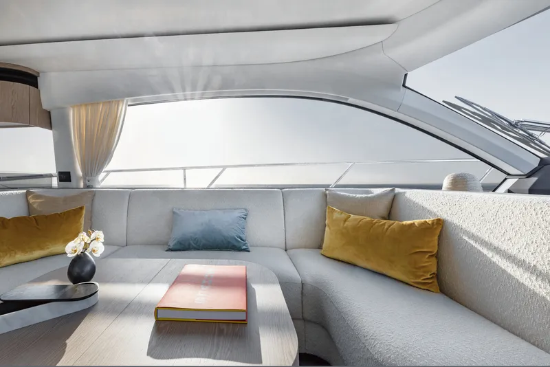 Slide: The Image of Azimut Fly 53 2026 - 14