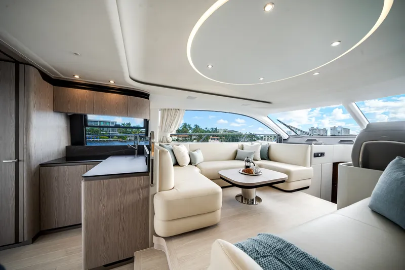 Slide: The Image of Azimut Fly 53 2026 - 31