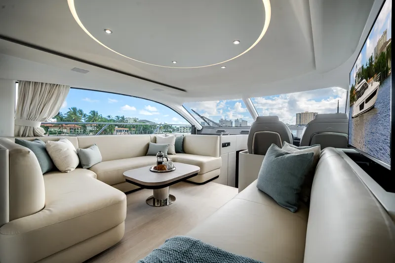 Slide: The Image of Azimut Fly 53 2026 - 32