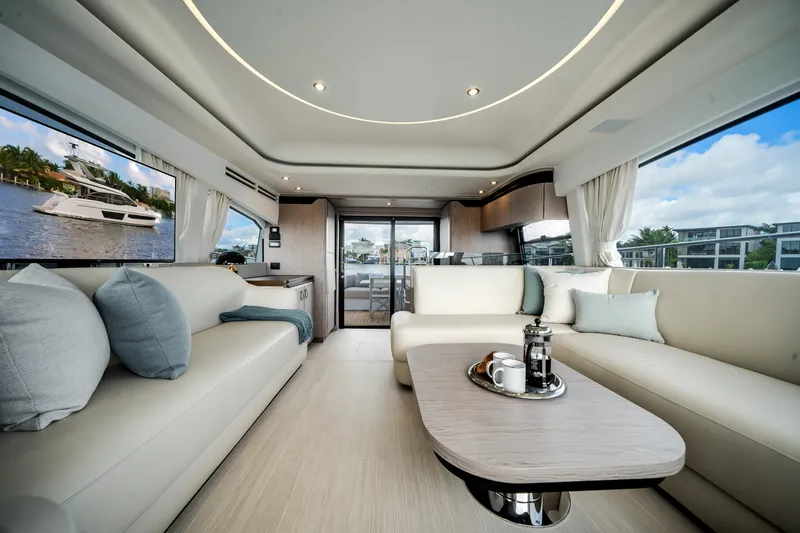 Slide: The Image of Azimut Fly 53 2026 - 33