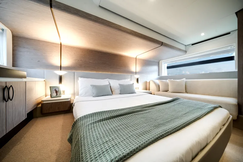 Slide: The Image of Azimut Fly 53 2026 - 38