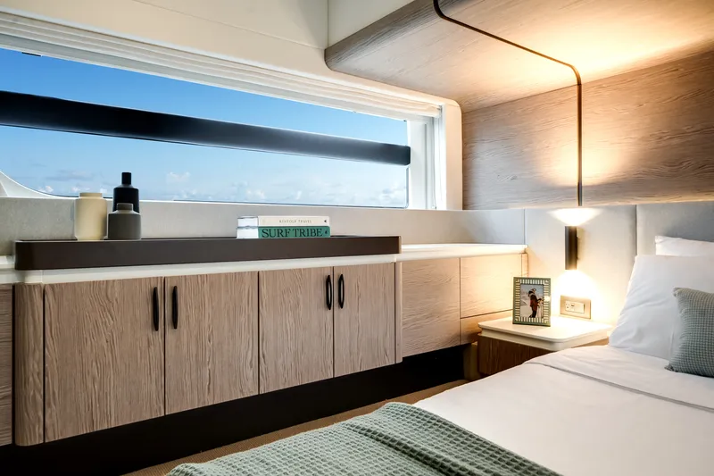 Slide: The Image of Azimut Fly 53 2026 - 40