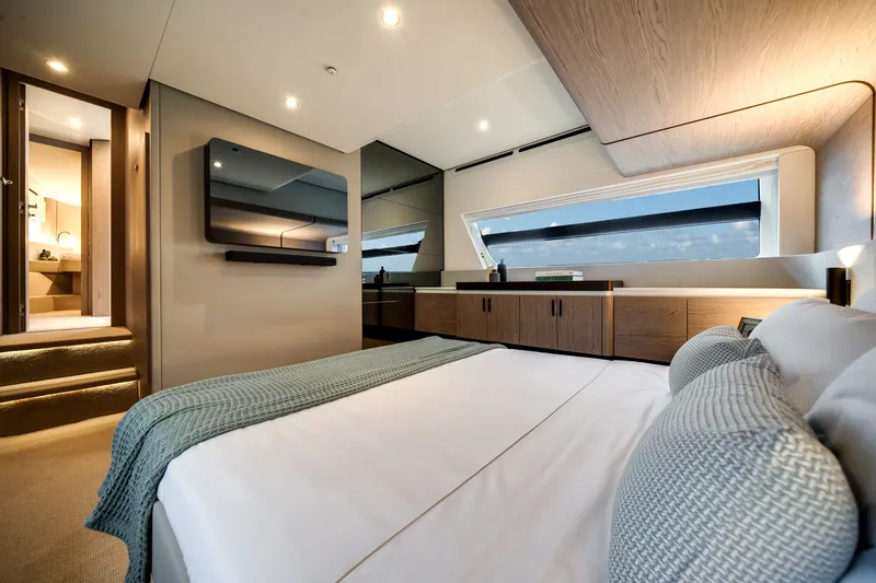 Slide: The Image of Azimut Fly 53 2026 - 43