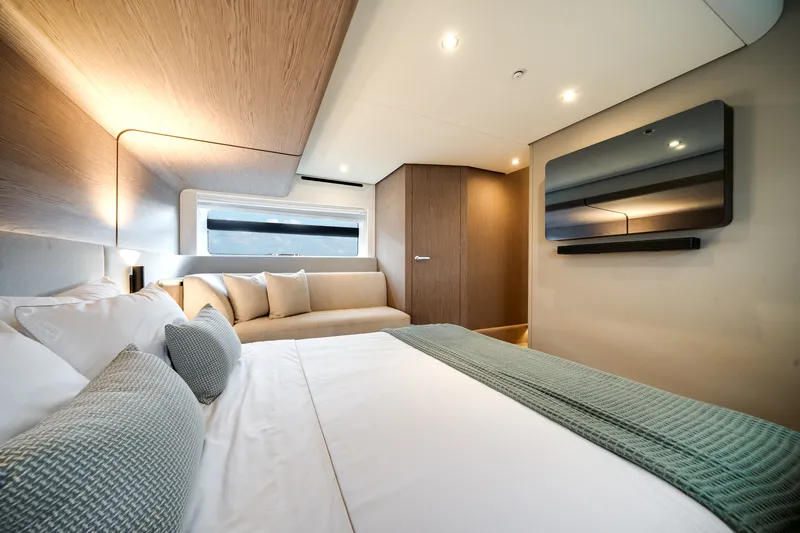 Slide: The Image of Azimut Fly 53 2026 - 44