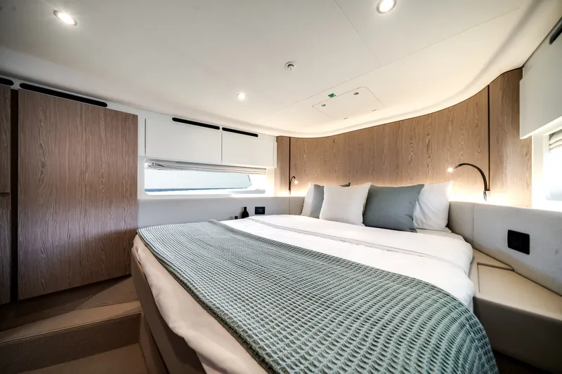 Slide: The Image of Azimut Fly 53 2026 - 54