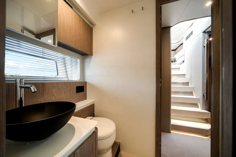 Slide: The Image of Azimut Fly 53 2026 - 57