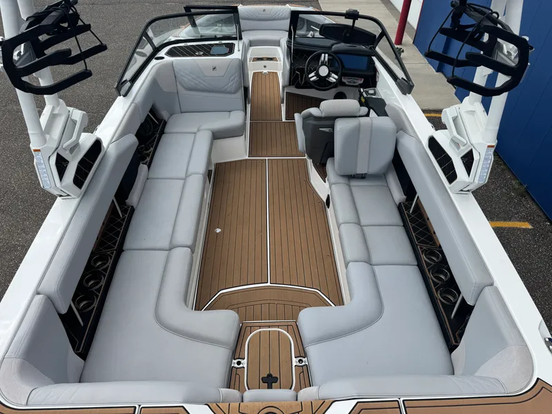 Slide: The Image of Nautique Super Air Nautique GS24 2022 - 11