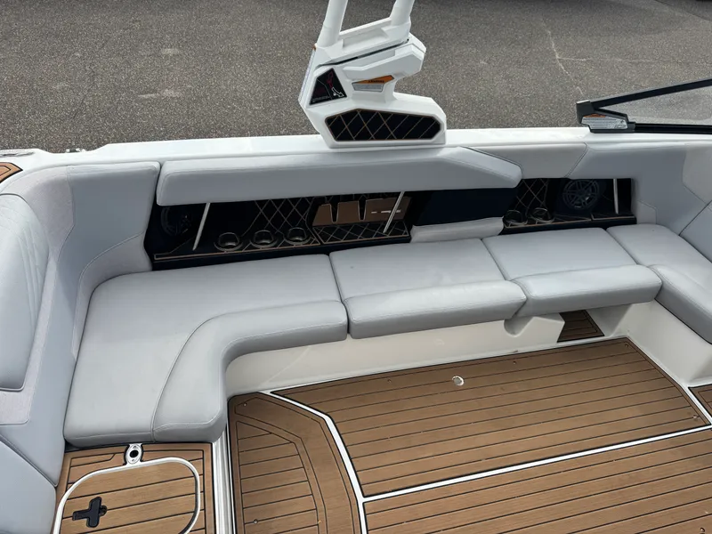 Slide: The Image of Nautique Super Air Nautique GS24 2022 - 16