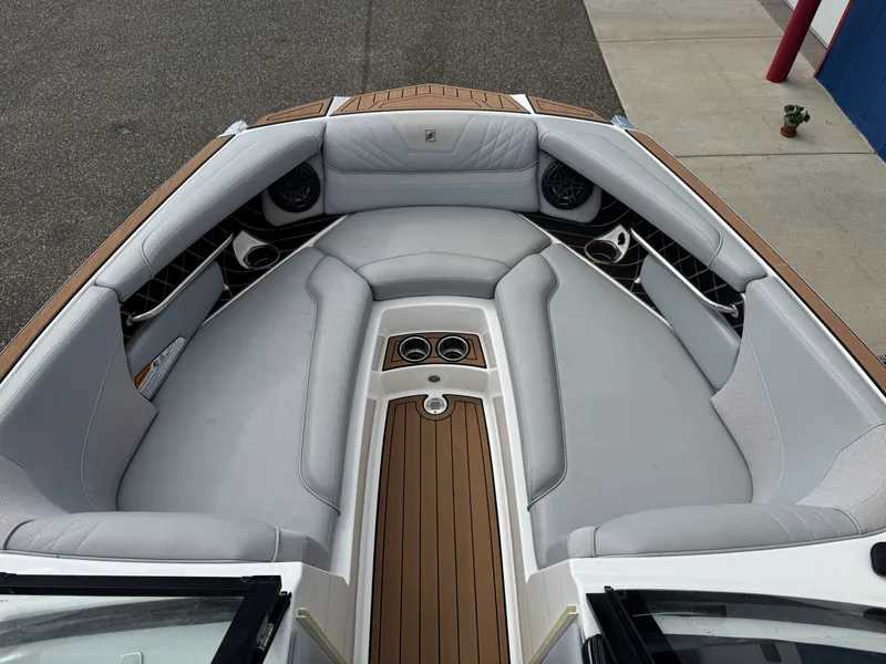 Slide: The Image of Nautique Super Air Nautique GS24 2022 - 27