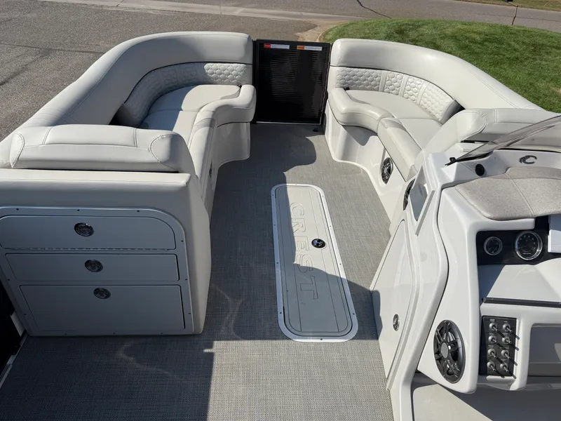 Slide: The Image of Crest Caribbean LX 230 2022 - 3