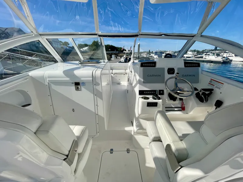 Slide: The Image of EdgeWater 28CX 2022 - 10