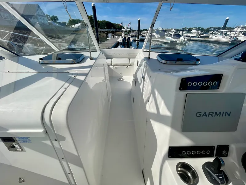 Slide: The Image of EdgeWater 28CX 2022 - 19