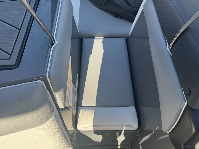 Slide: The Image of Tige R21 2018 - 12