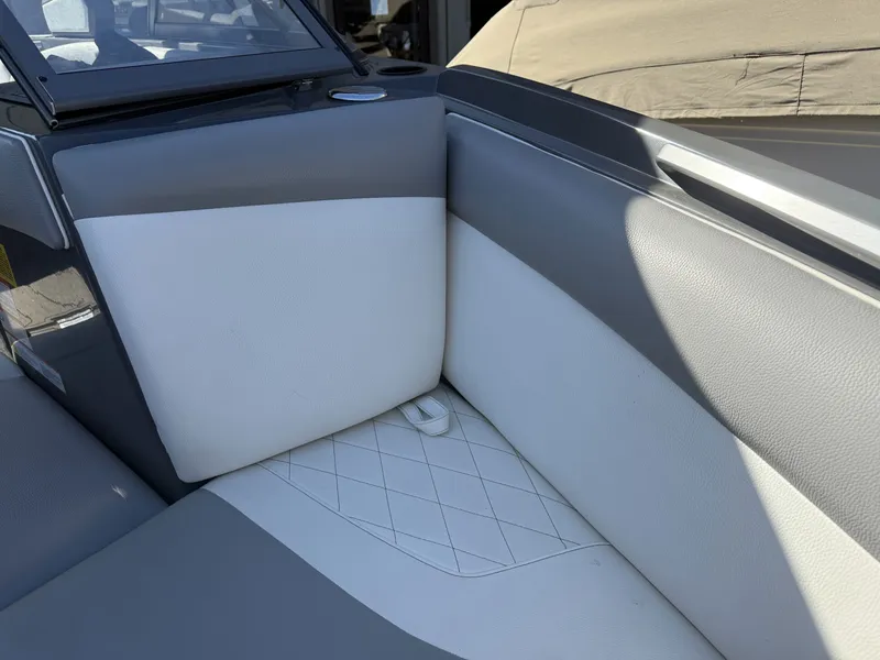 Slide: The Image of Tige R21 2018 - 20