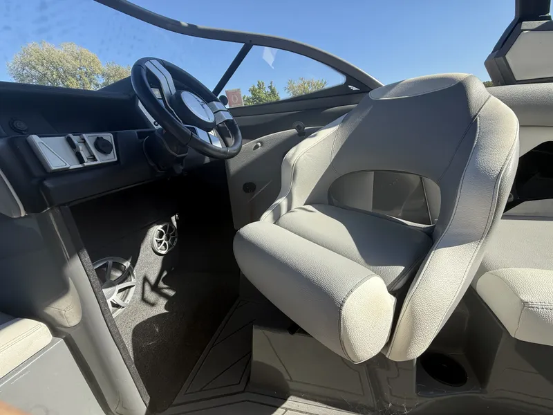 Slide: The Image of Tige R21 2018 - 27