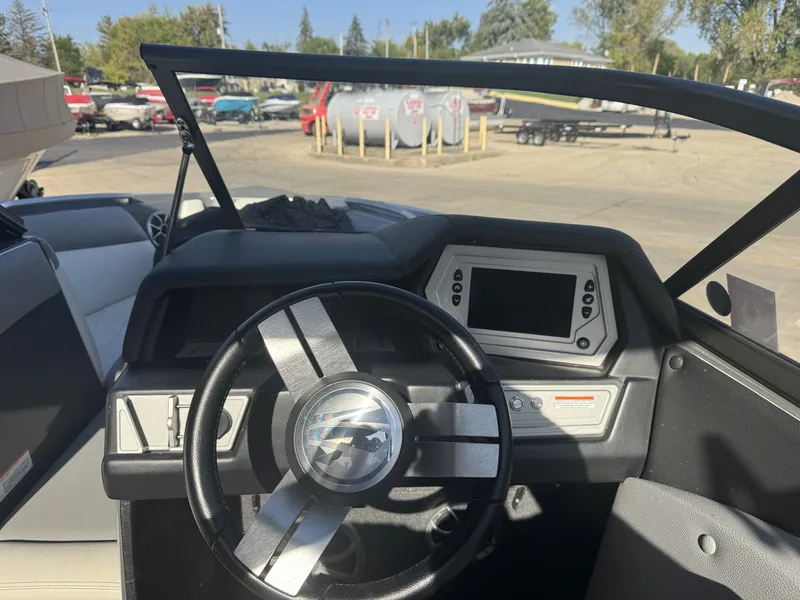 Slide: The Image of Tige R21 2018 - 8