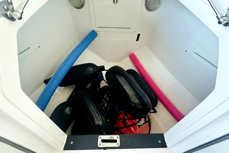 Slide: The Image of Intrepid 375 Center Console 2018 - 32