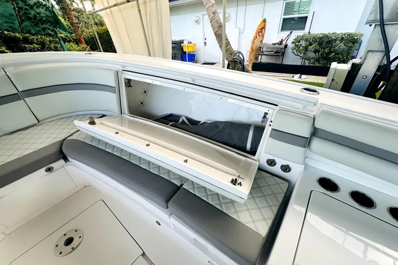 Slide: The Image of Intrepid 375 Center Console 2018 - 14