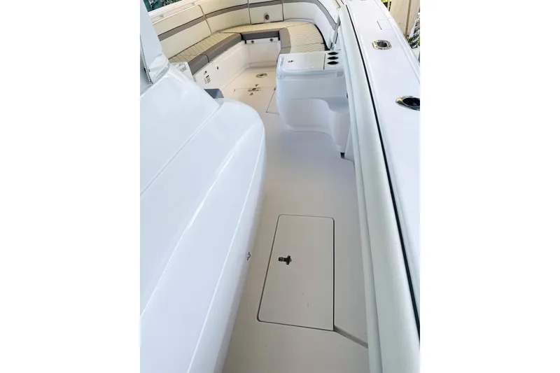 Slide: The Image of Intrepid 375 Center Console 2018 - 16