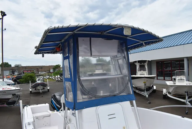 Slide: The Image of Pro Line 20 Sport Center Console 2002 - 16