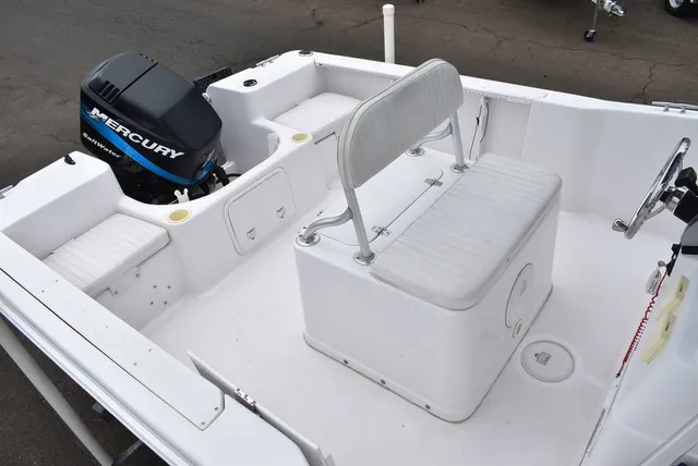 Slide: The Image of Pro Line 20 Sport Center Console 2002 - 13