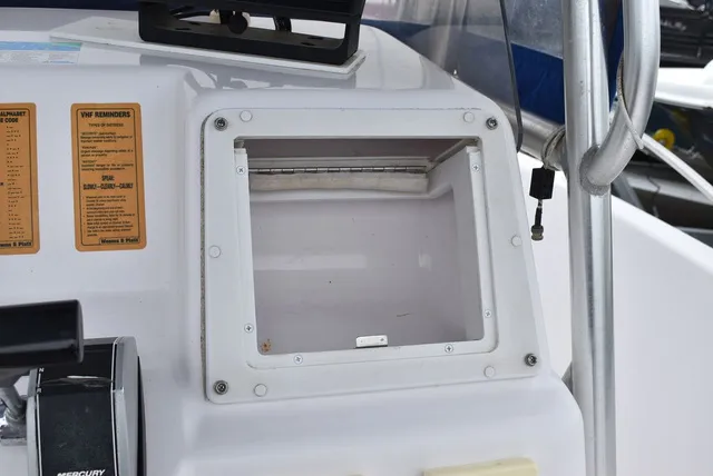 Slide: The Image of Pro Line 20 Sport Center Console 2002 - 41