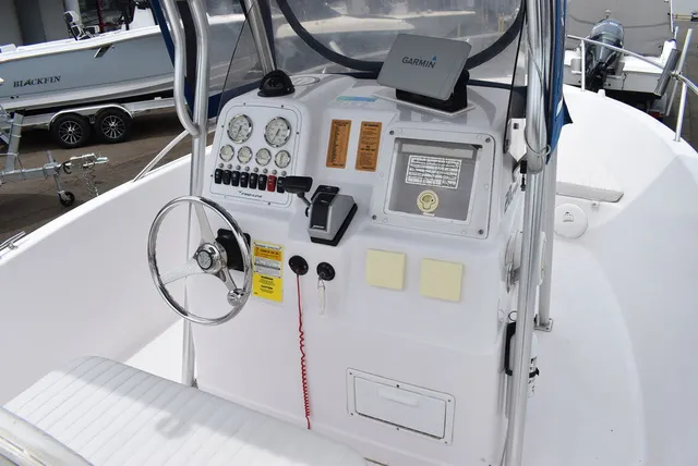 Slide: The Image of Pro Line 20 Sport Center Console 2002 - 33