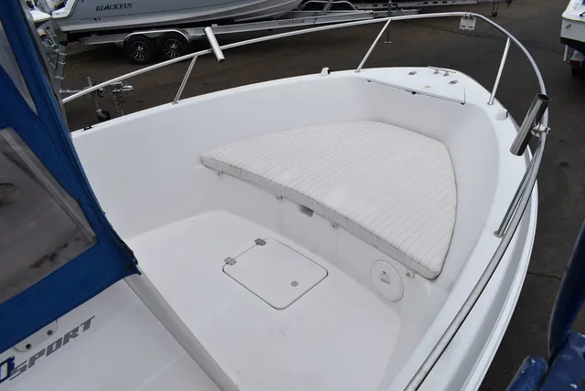 Slide: The Image of Pro Line 20 Sport Center Console 2002 - 14