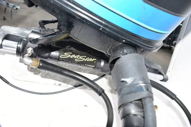 Slide: The Image of Pro Line 20 Sport Center Console 2002 - 25