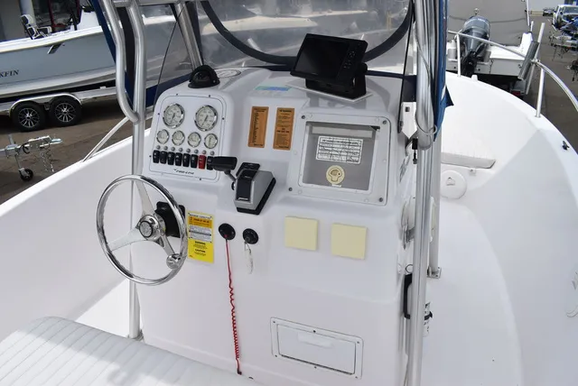 Slide: The Image of Pro Line 20 Sport Center Console 2002 - 34