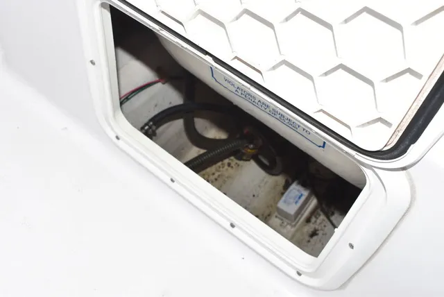 Slide: The Image of Pro Line 20 Sport Center Console 2002 - 29